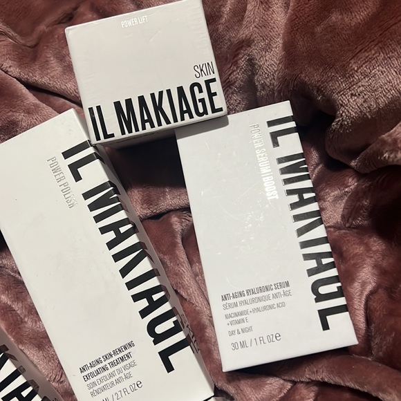 IL MAKIAGE SKIN CARE BUNDLE ✨ - Picture 3 of 8